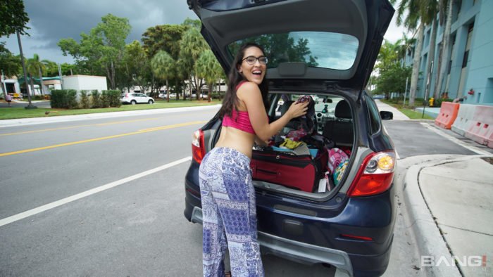 Xaya Lovelle Is A Hippie Chick That Will Fuck To Get Her Car Fixed