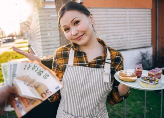 luna truelove cream cakes and a creampie