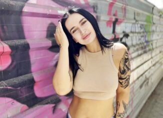 Darsi Devil I Catch An Amazing Brunette