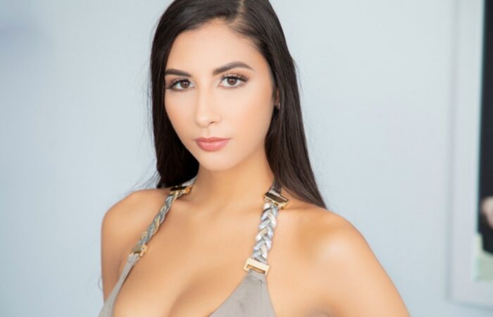 Young Ripe Gianna Dior Shows Off Her Perfect Ripe Breasts And Flawless Body