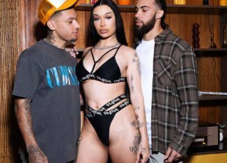 Fit Mami PlugTalk Hardcore Threesome