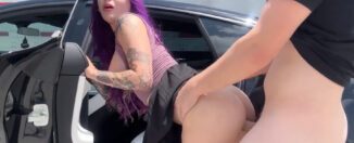 Valerica Steele Fucking and Squirting in The Car