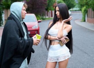 Kama Oxi Homeless In A Sports Car Catches Gold Digger