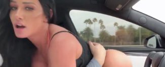 Jennifer White Fucking in Autopilot Car