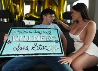 Luna Star Mega Fan Wins a Ride