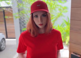 Sweetie Fox The Pizza Delivery Girl