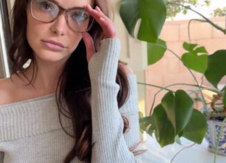 Chloe Foxxe Good Girl