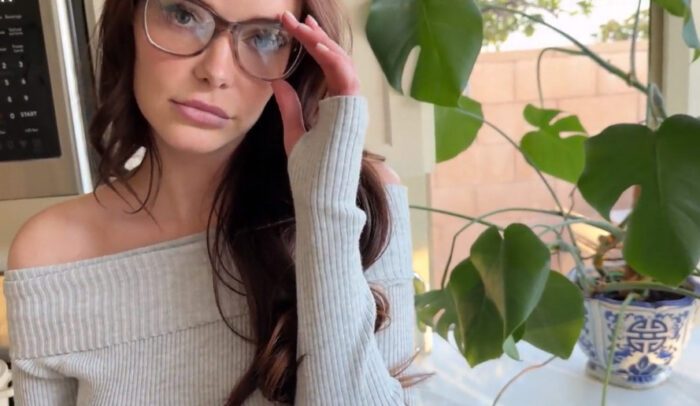 Chloe Foxxe Good Girl