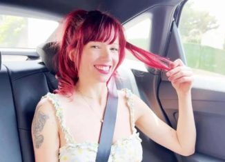 Chaarlène Chaarlène savors her meeting with two men