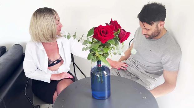 Lena Lena finds an arrangement in her own way