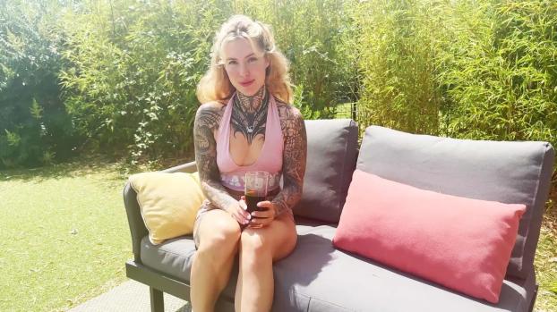 Pandora 28 years old, adopted by Marseille Pandora 28 years old, adopted by Marseille