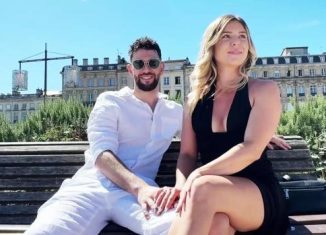 Ambre Cataleya Exhibitionism galore in Bordeaux with Ambre and Cataleya