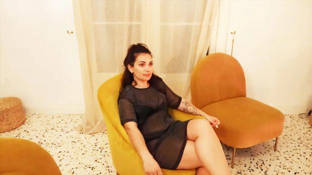 jacquieetmicheltv alice plays with her desires