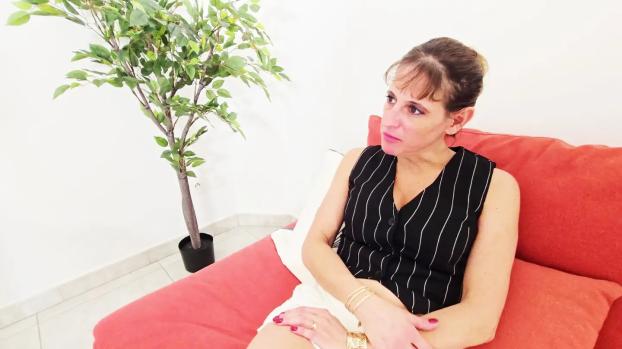 jacquieetmicheltv lolly confides in her shrink then enjoys his cock