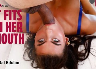 throated gal ritchie it fits in her mouth yourdailypornvideos