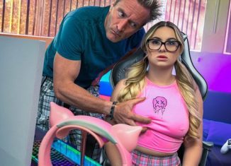 FreeuseFantasy Aria Banks Uncles Free Use Dream Tiny Gamer Girl Glitches Unless She Gets Dick yourdailypornvideos