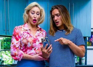 FillUpMyMom Ryan Keely Slutty Stepmom Swipes Right For Dick